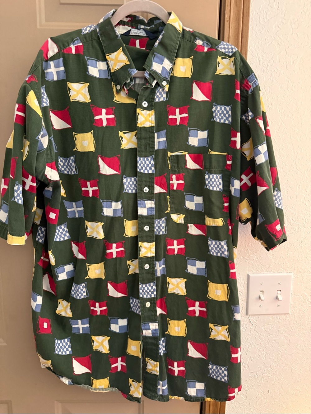 Casual Nautica Flag-Print Button-Down Shirt - Green / Multi Vintage.
